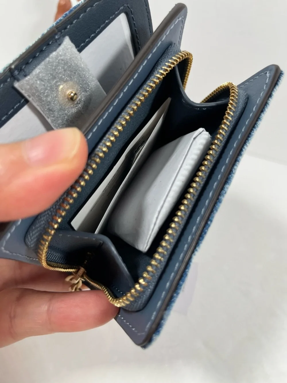 NWT Coach Snap Wallet In Loved Denim With Charm CEC35 - Picture 5 of 8